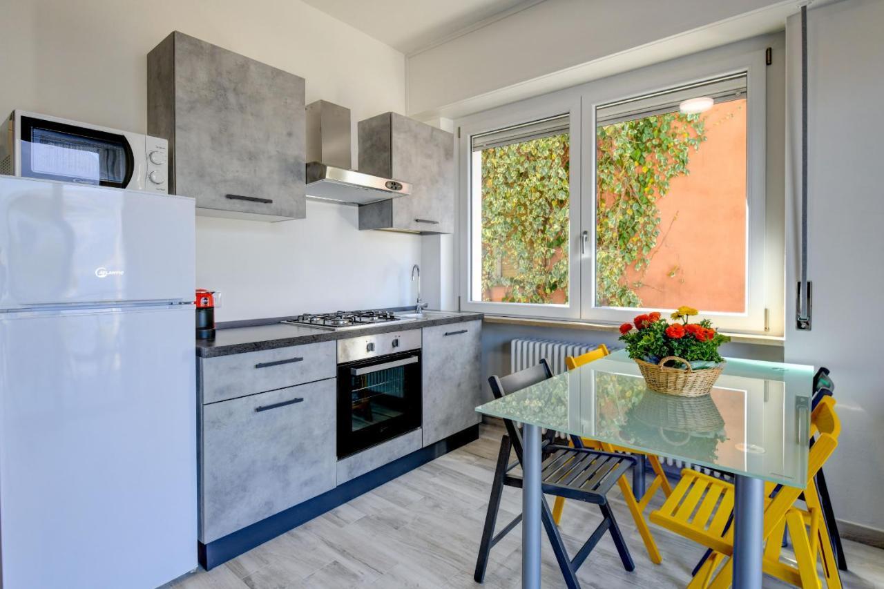Holiday Apartments Brenzone Esterno foto