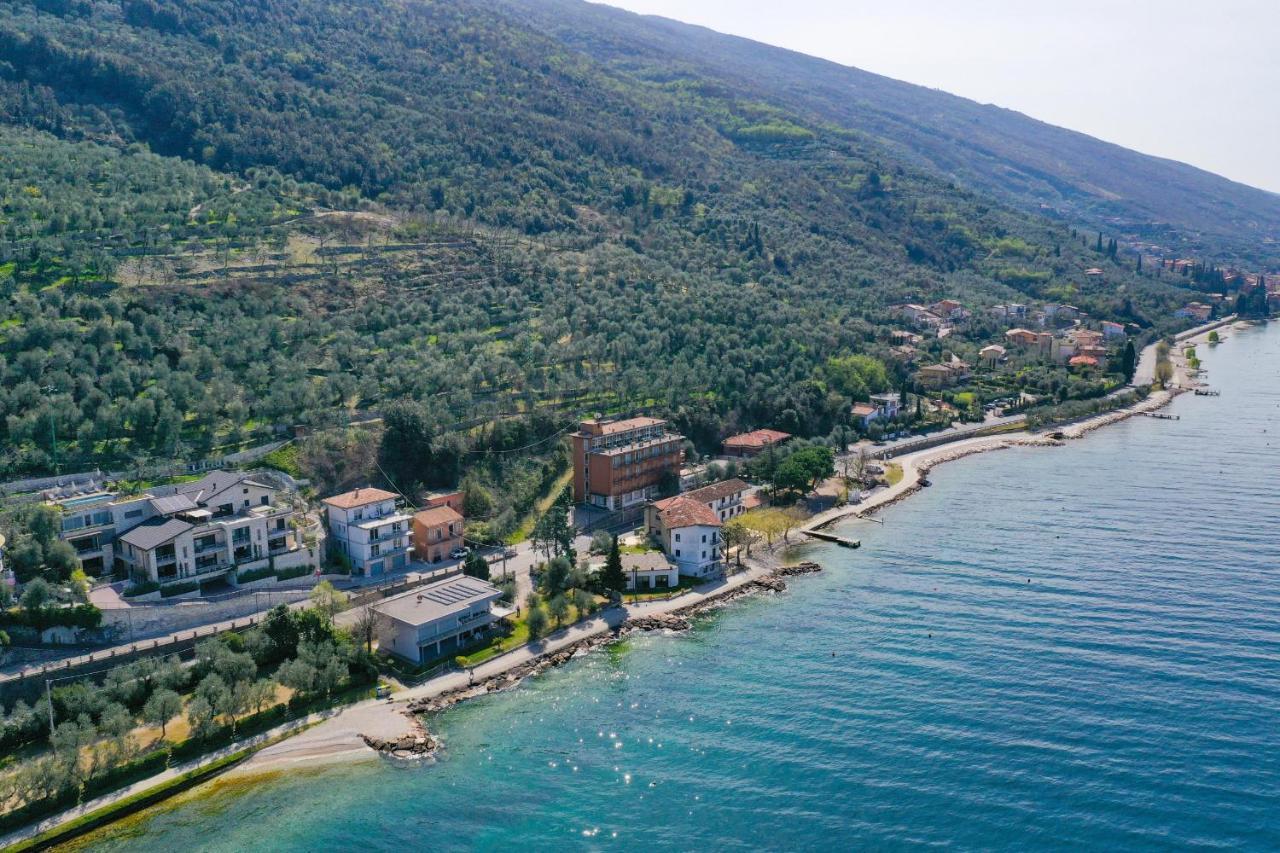 Holiday Apartments Brenzone Esterno foto